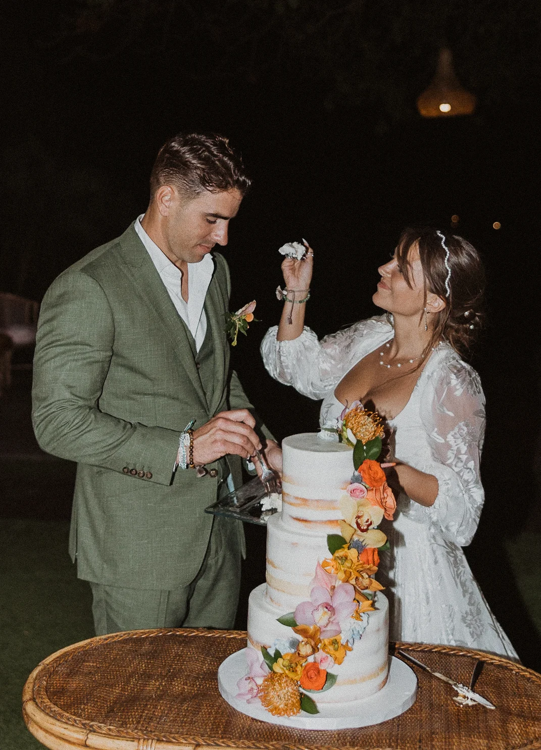 A Scenic Tropical Wedding in Hawaii's Lush Landscape
