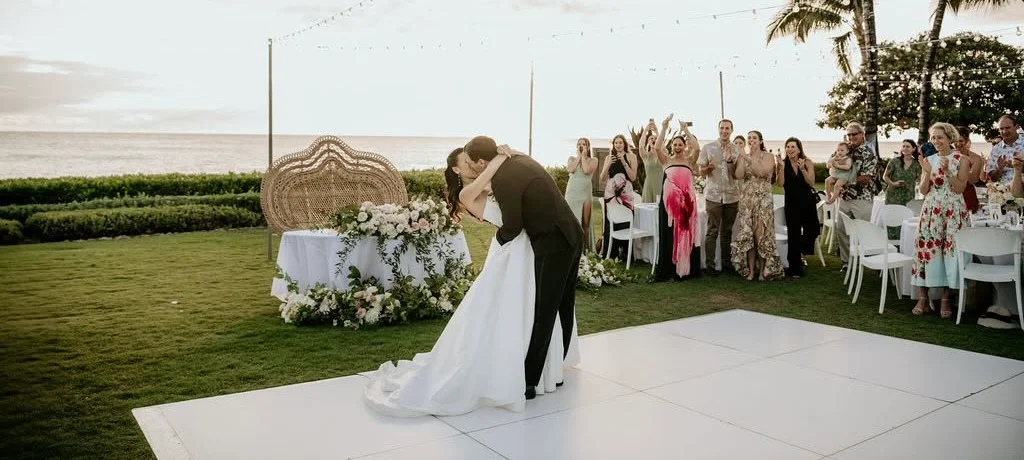 Hawai'i is the Backdrop for This Soft and Romantic Jewish Wedding